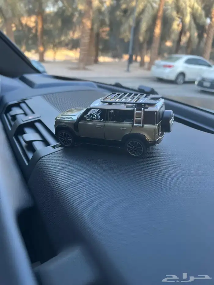 لاند روفر ديفندر HSE 110 موديل 2020 ممشى قليل والمالك الأول 9