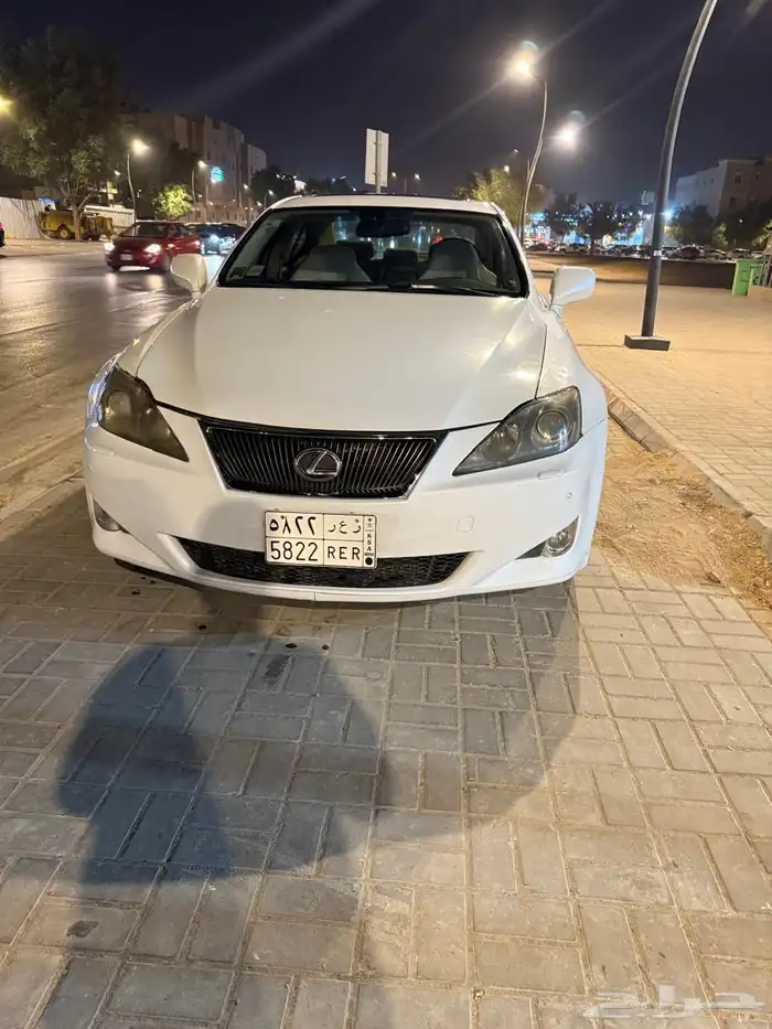 سيارة لكزس isموديل 2007 3