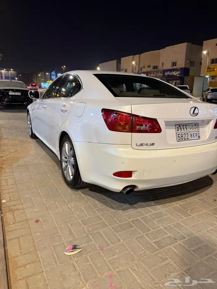 سيارة لكزس isموديل 2007 5