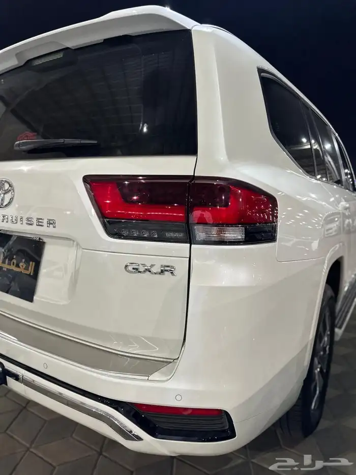 تويوتا لاندكروزر جي إكس أر موديل2023 13