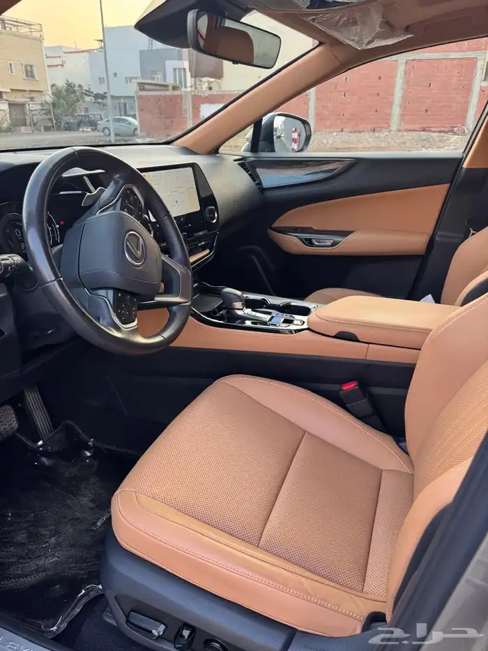 لكزس NX هايبرد 2023 4