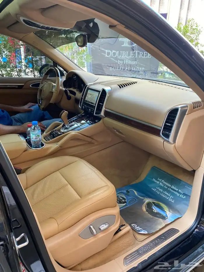 بورش كايين 2012 اسود لوحات دبي 7