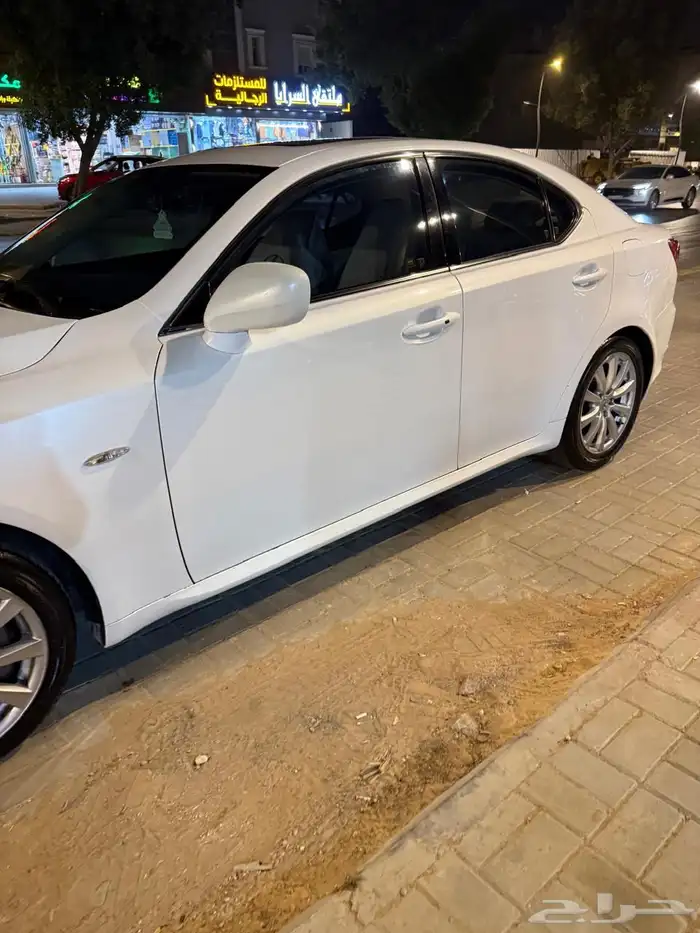 سيارة لكزس isموديل 2007 1