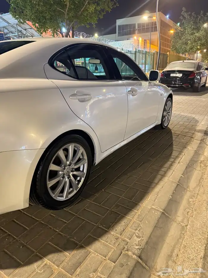 سيارة لكزس isموديل 2007 7