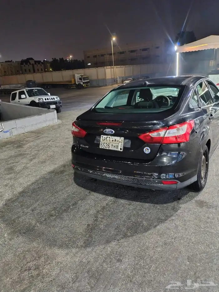 سيارة فورد فوكس 2012 3