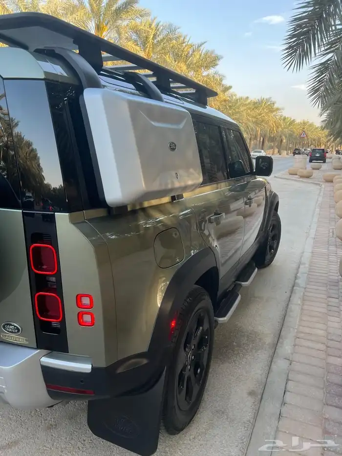 لاند روفر ديفندر HSE 110 موديل 2020 ممشى قليل والمالك الأول 2