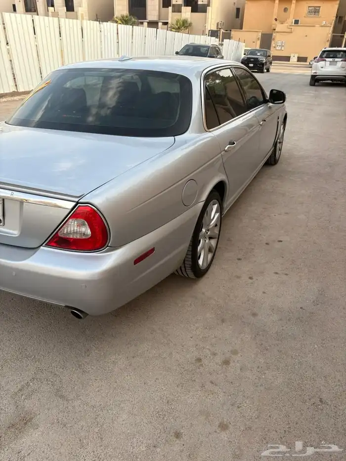 جاكوار JAGUAR XJ 13