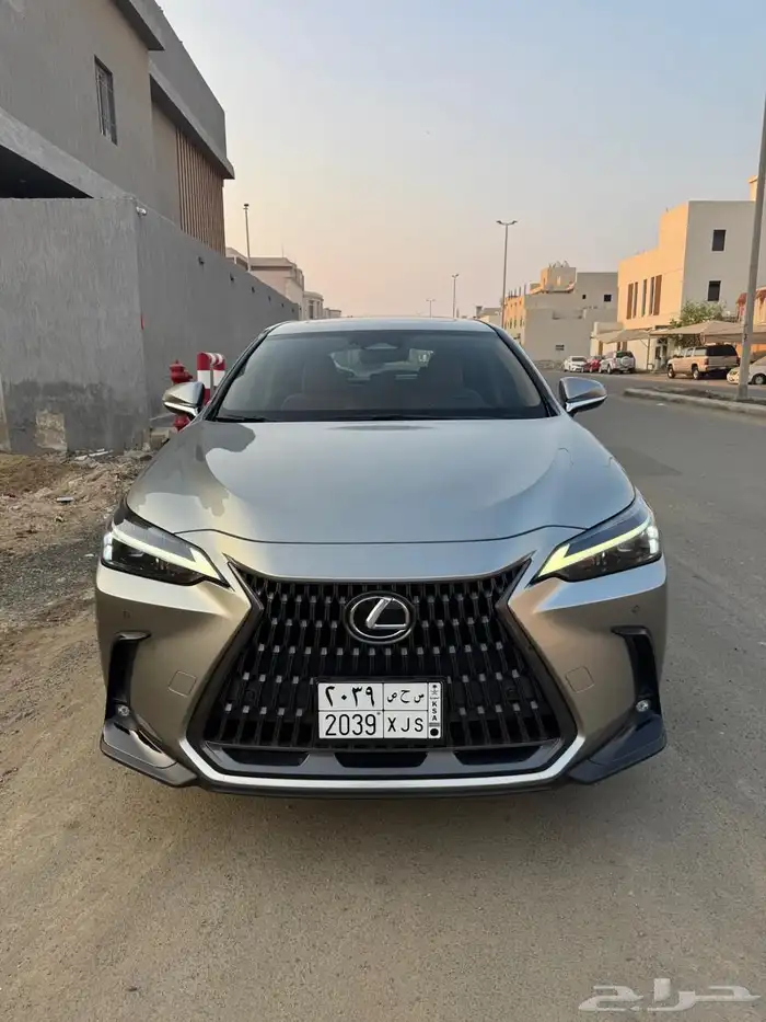 لكزس NX هايبرد 2023 0