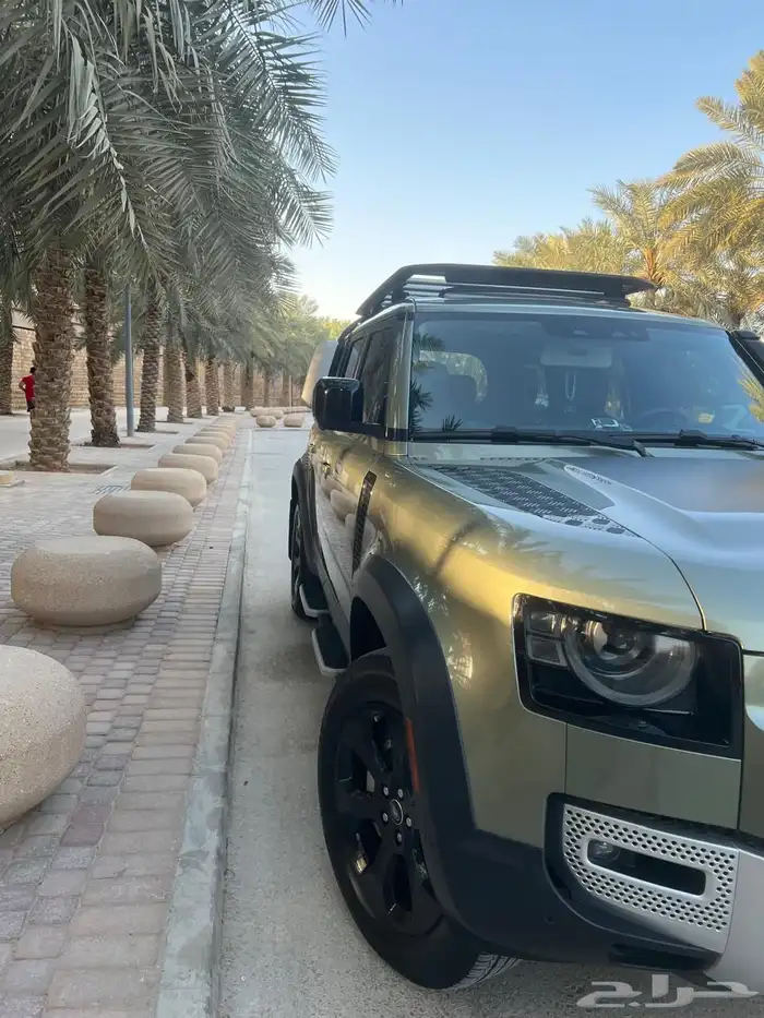 لاند روفر ديفندر HSE 110 موديل 2020 ممشى قليل والمالك الأول 7