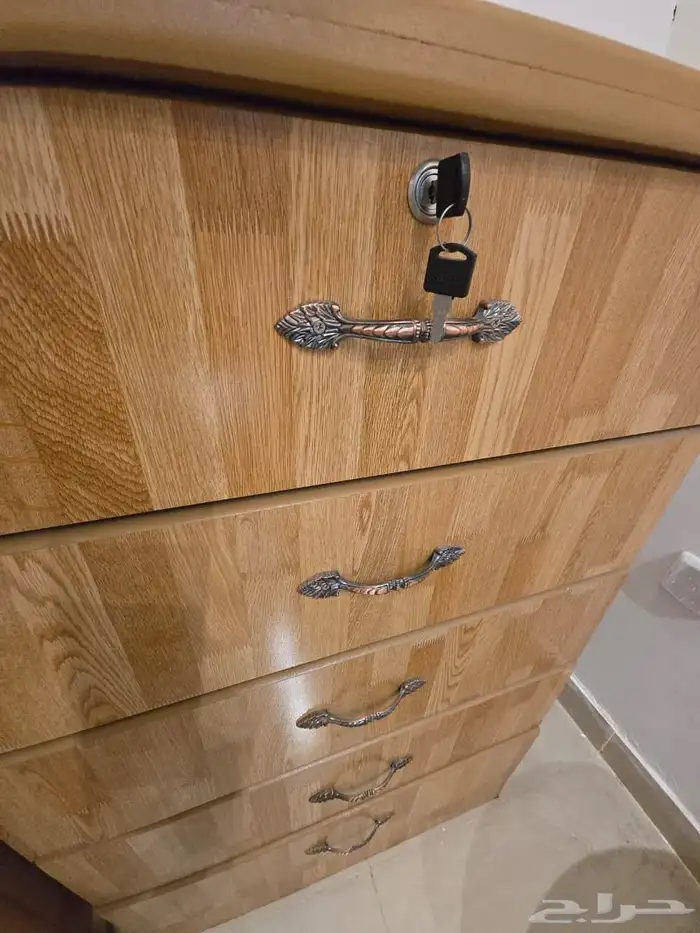 دولاب للبيع 4