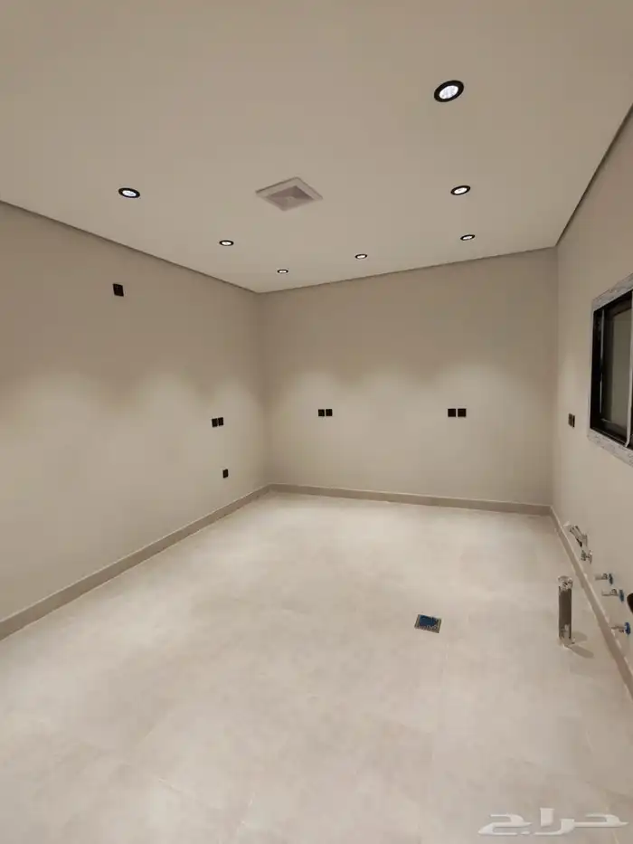 للبيع شقه دور ثاني مع سطح داخلي خاص 6