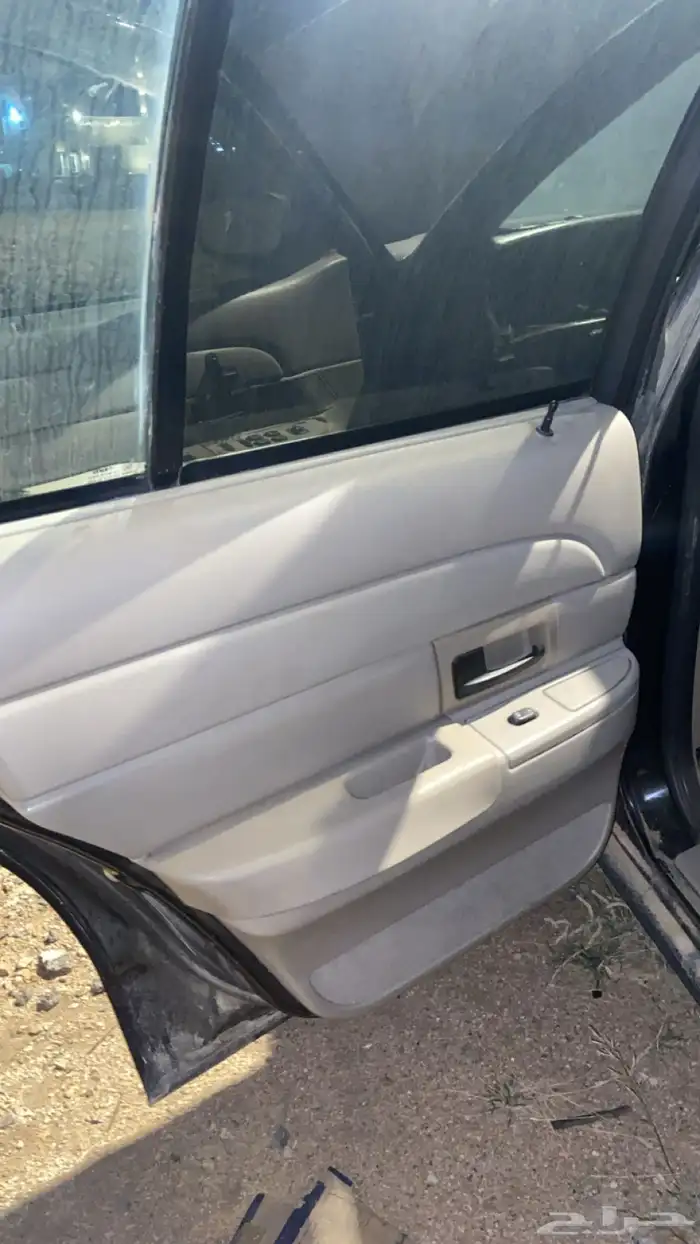 فورد كراون فكتوريا LX 8