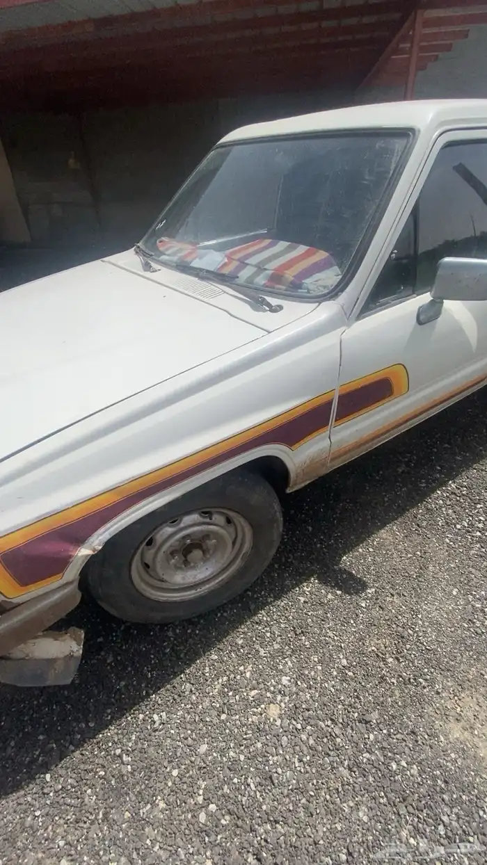 هايلوكس عليه قير كرسيدا والمكينه بلد 1