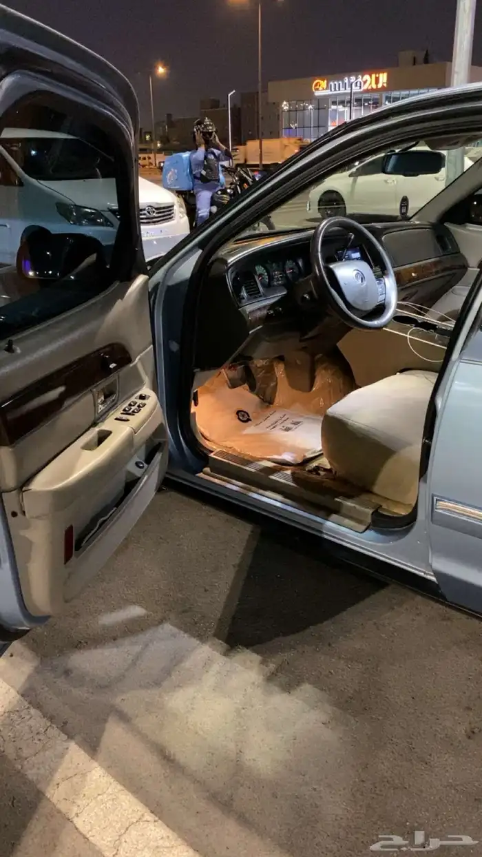 فورد جراند ماركيز 2008 8