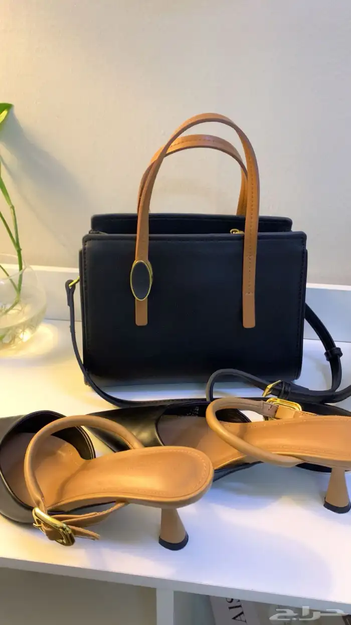 طقم شنطة و كعب نسائي براند معروف 0