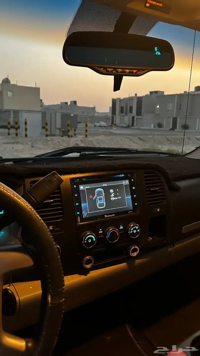 سلفرادو اسود 8