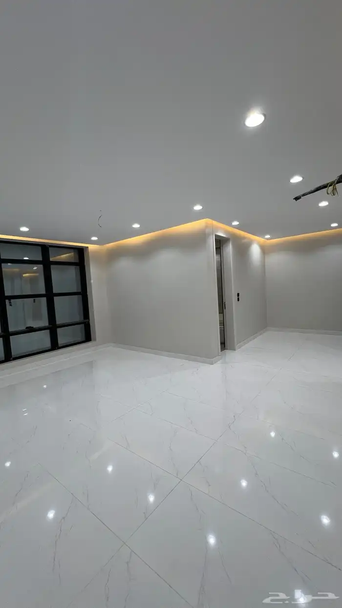 فيلا فاخرة سكنية للبيع ولي العهد 2 داخل الحد 17