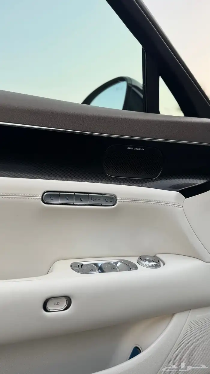 2025 جينيسس G90 11