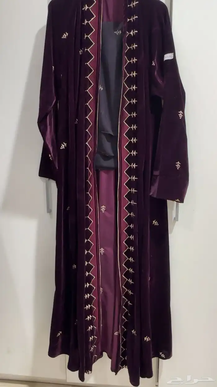 عباية مخمل عنابي من سجه 1