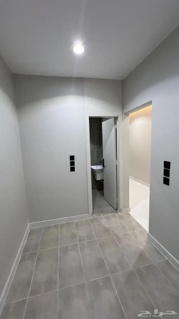 فيلا فاخرة سكنية للبيع ولي العهد 2 داخل الحد 23