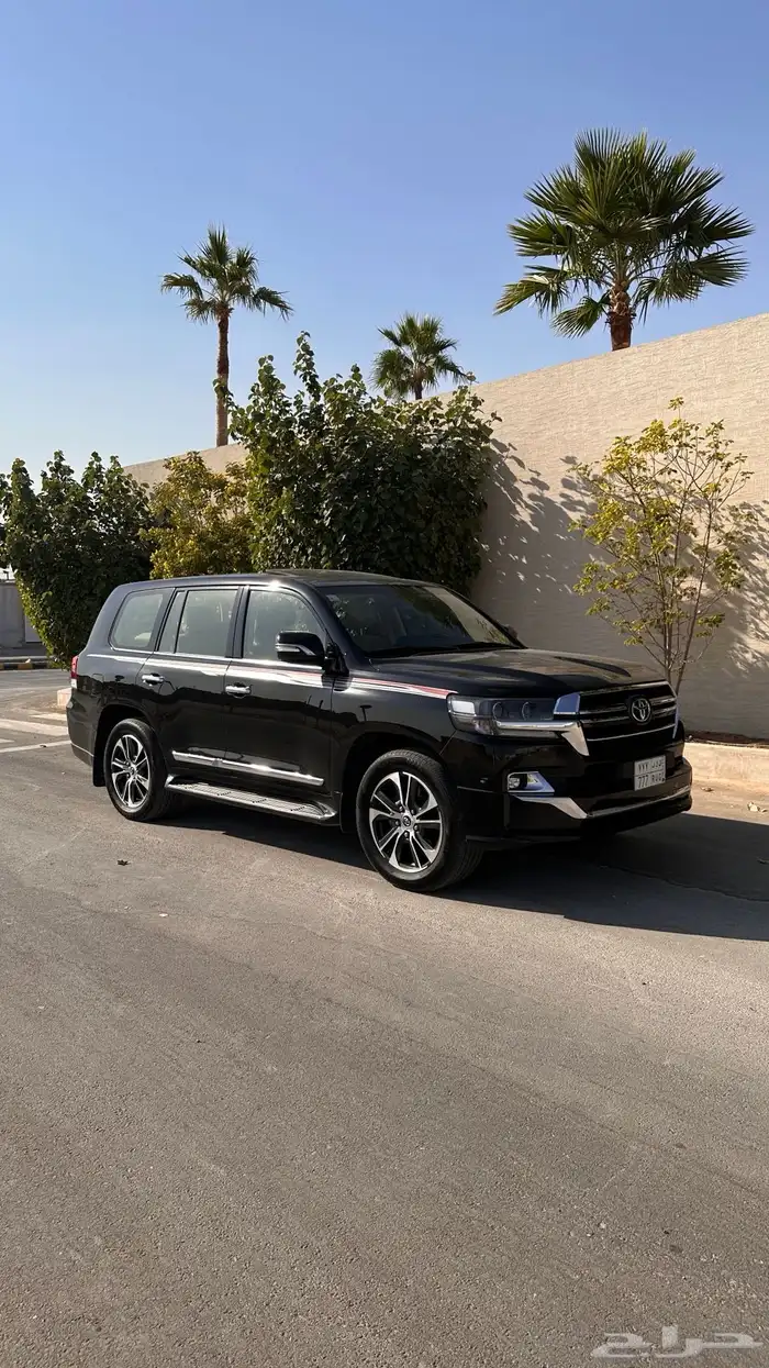 لاندكروزر GXR فل كامل تورنق 2020 5