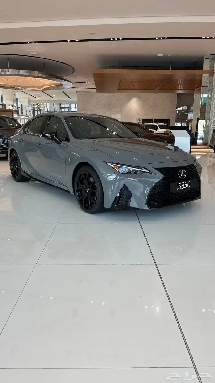 لكزس is350f بلاك ادشن 2025 12