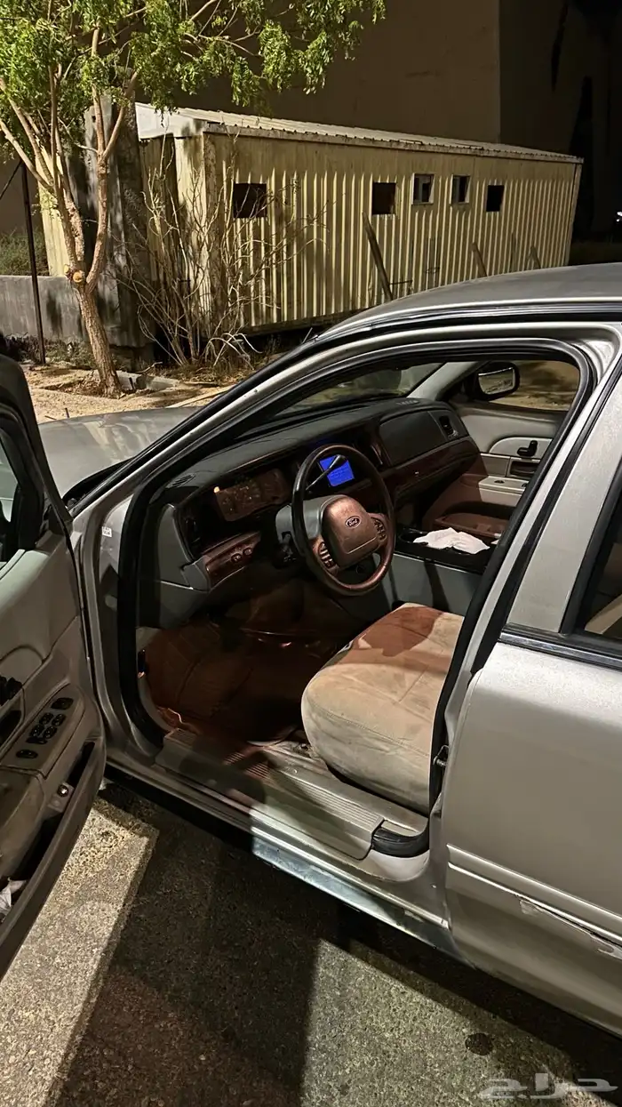 فورد فكتوريا 2003 8