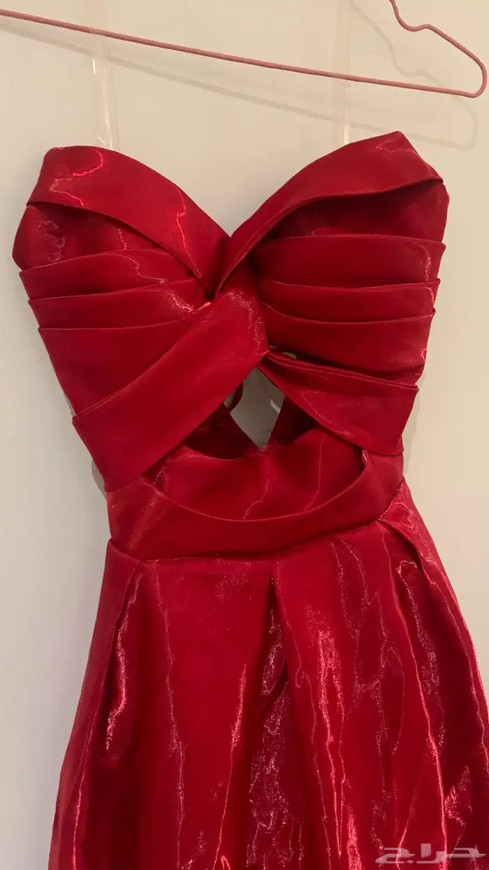قابل للتفاوض فستان لم يلبس الا مره وحده 2