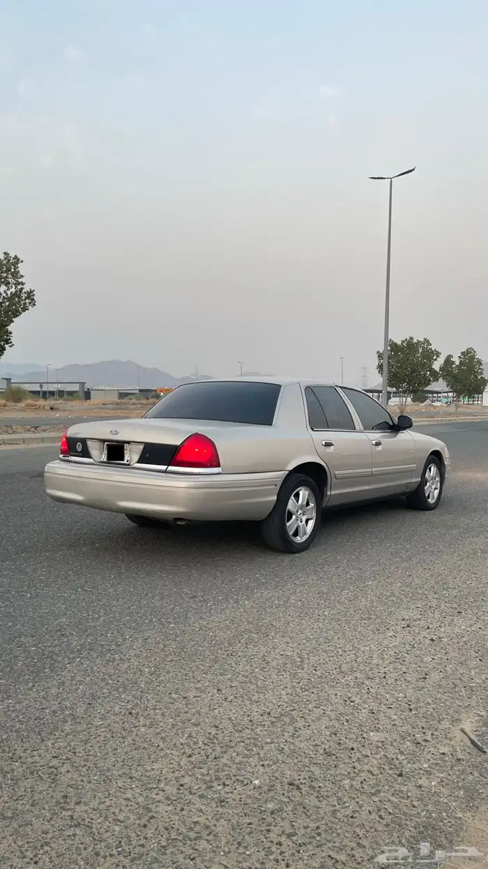 فورد فكتوريا 2011 2