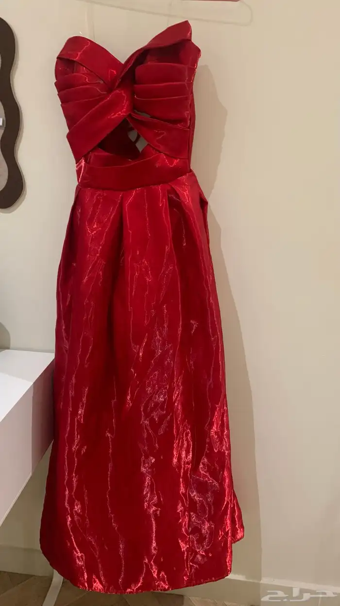 قابل للتفاوض فستان لم يلبس الا مره وحده 4