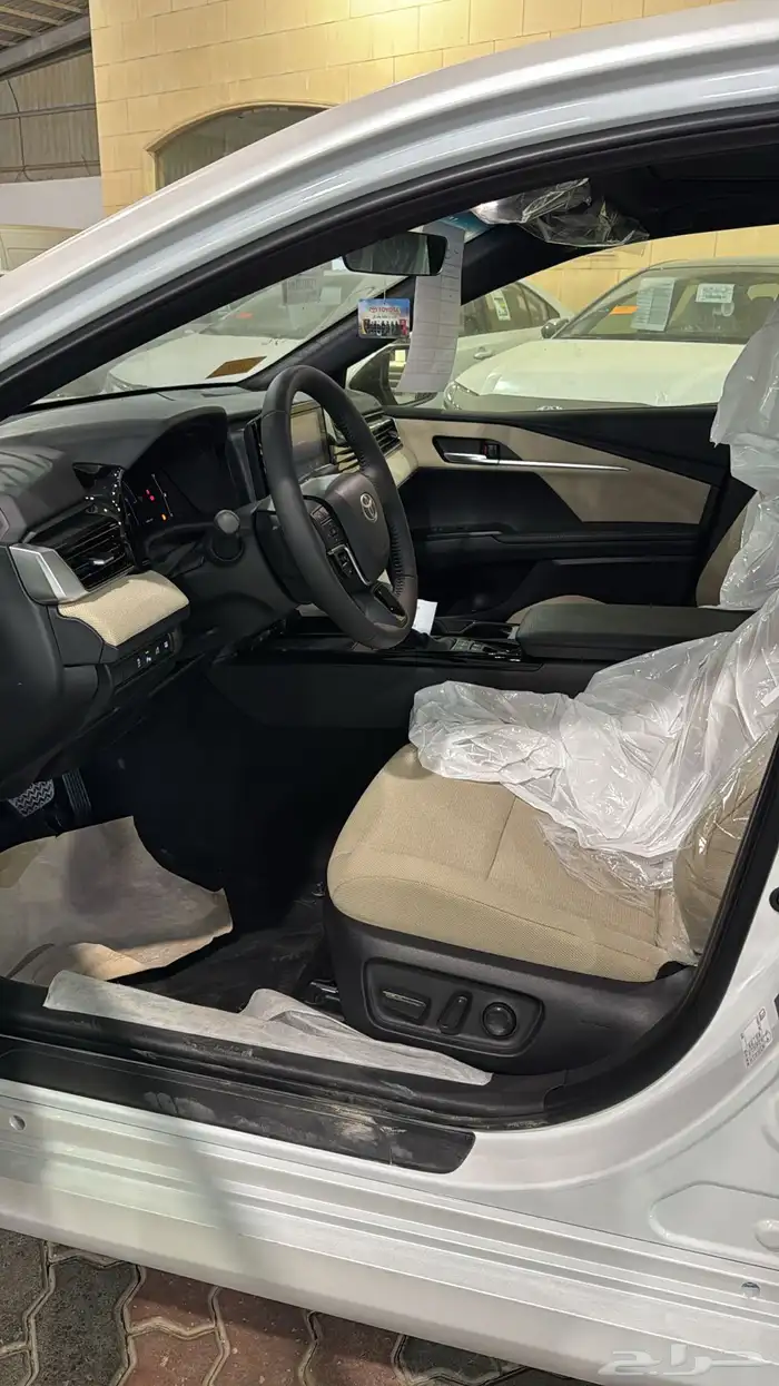 تويوتا كامري E بلس هايبرد 2025 7