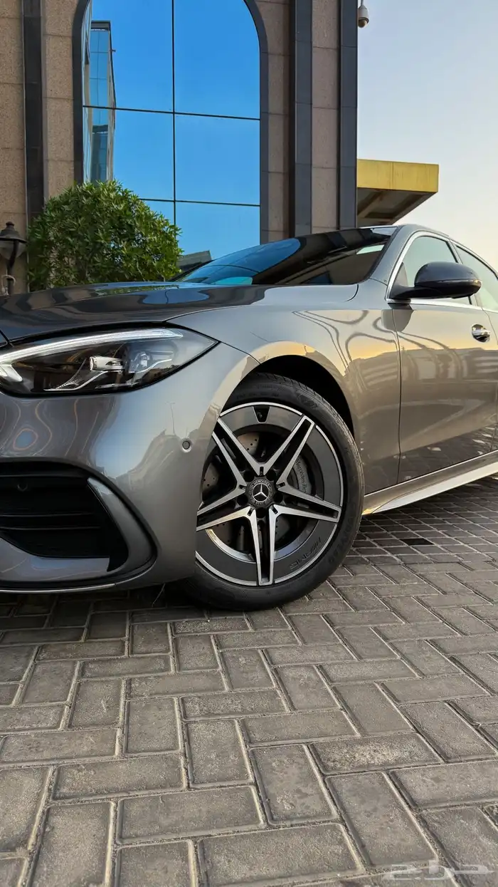 مرسيدس c200 شبه زيرو 2024 3