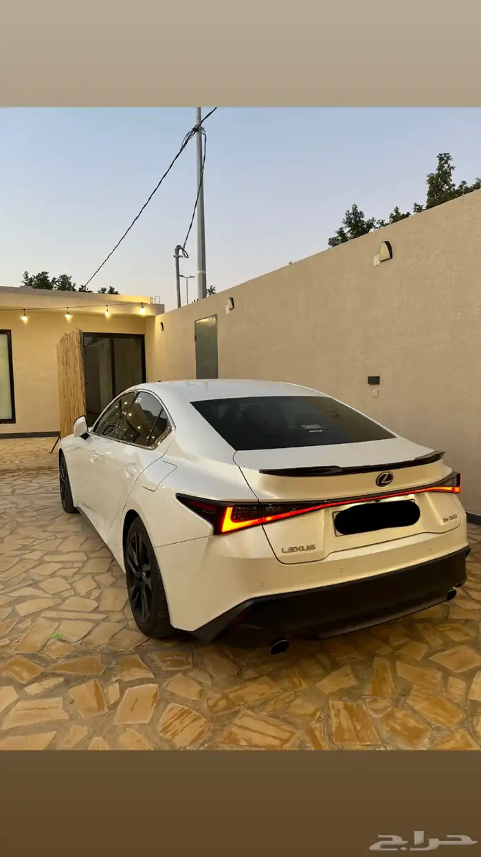 لكزس IS300 2022 4