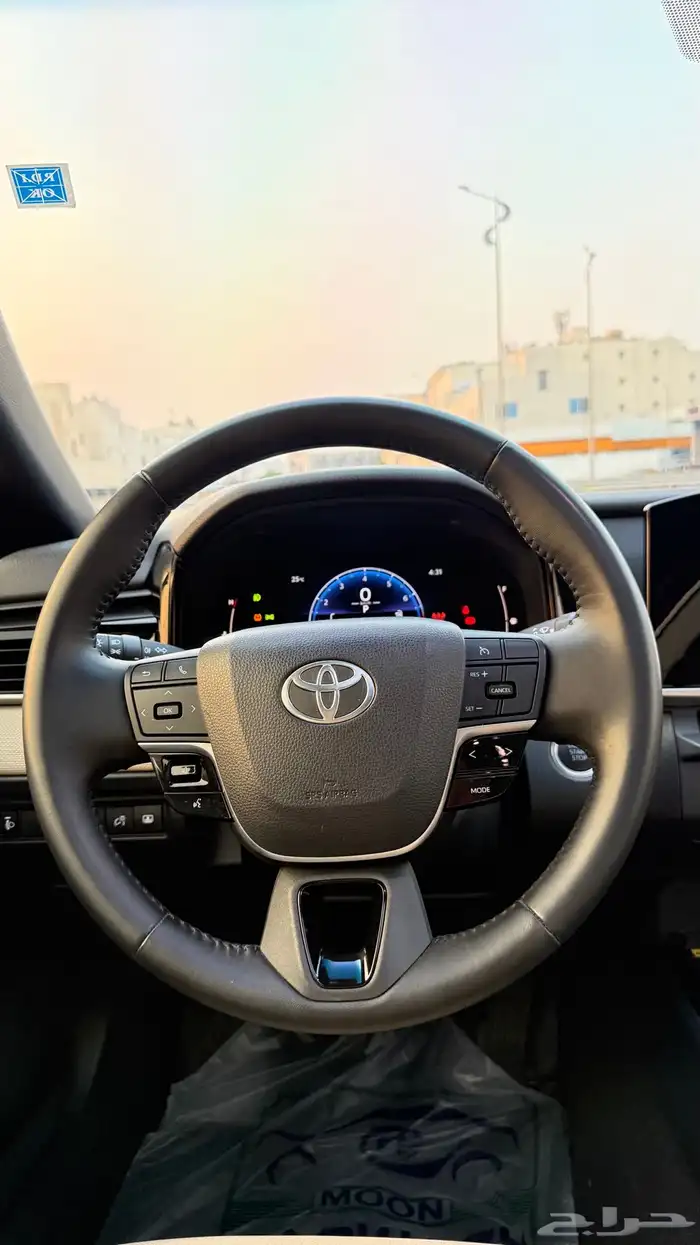 للبيع كامري 2025 LE بنزين - عداد 30 الف 18