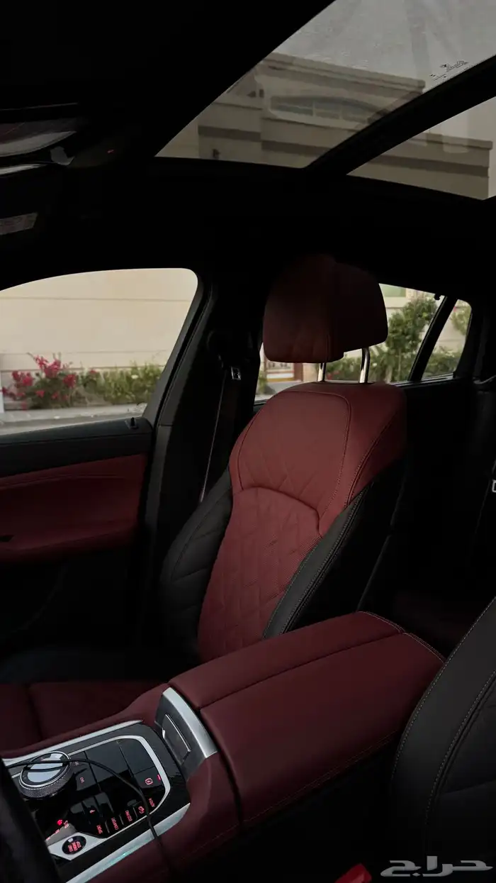 Bmw x6 2024 m40i عالضمان 13