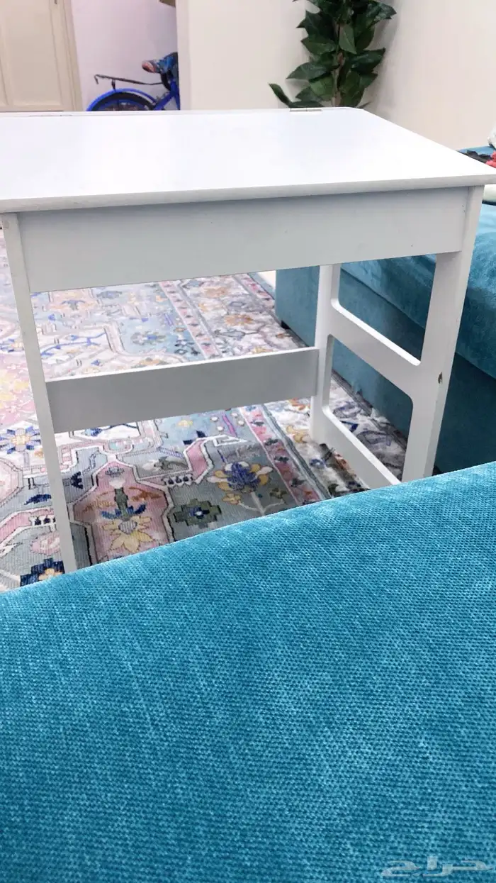 مكتب صغير وسبوره 2