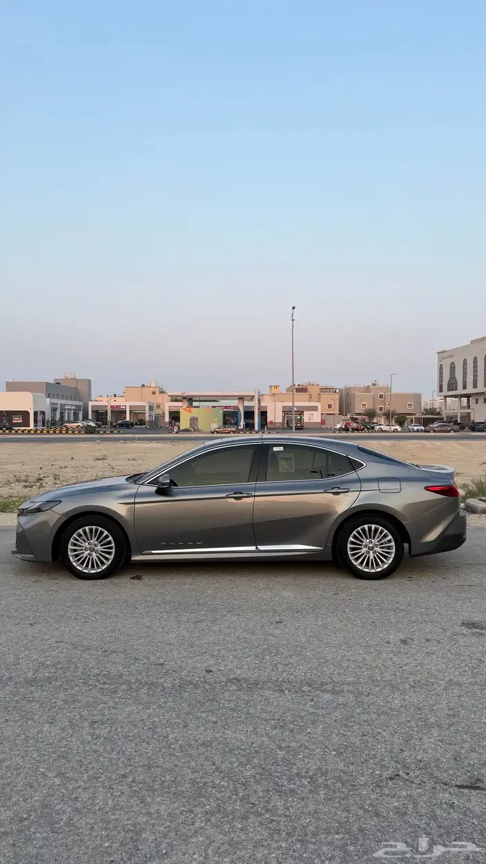 للبيع كامري 2025 LE بنزين - عداد 30 الف 4