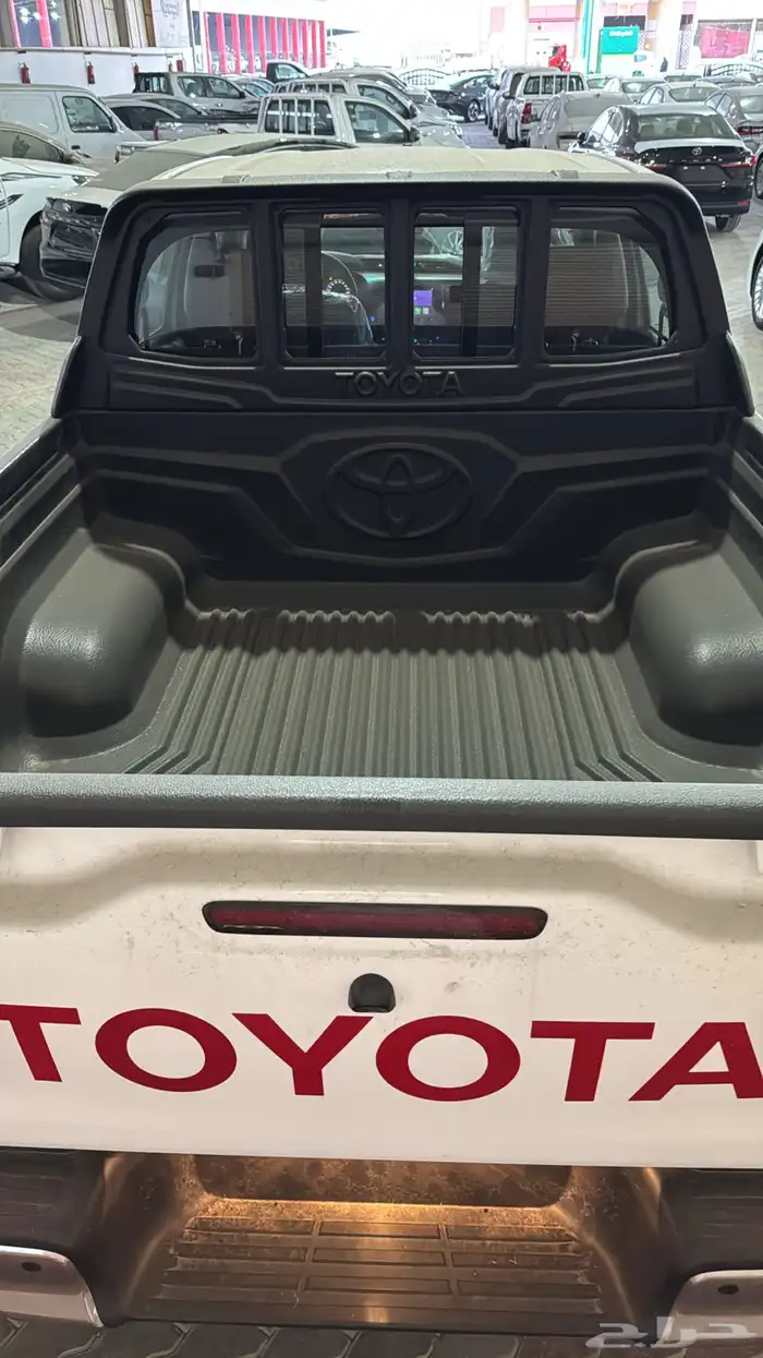 تويوتا هايلوكس فئة SGLX ديزل 2025 11