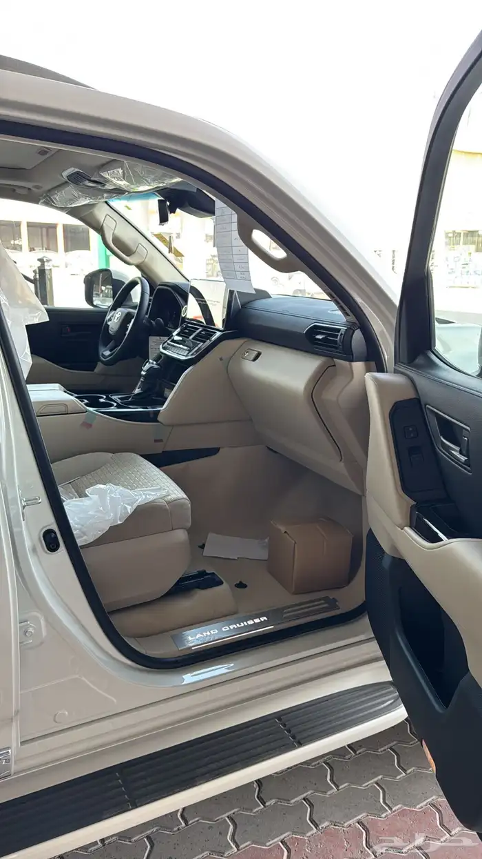 تويوتا لاندكروزر GXR3 بنزين 2026 8