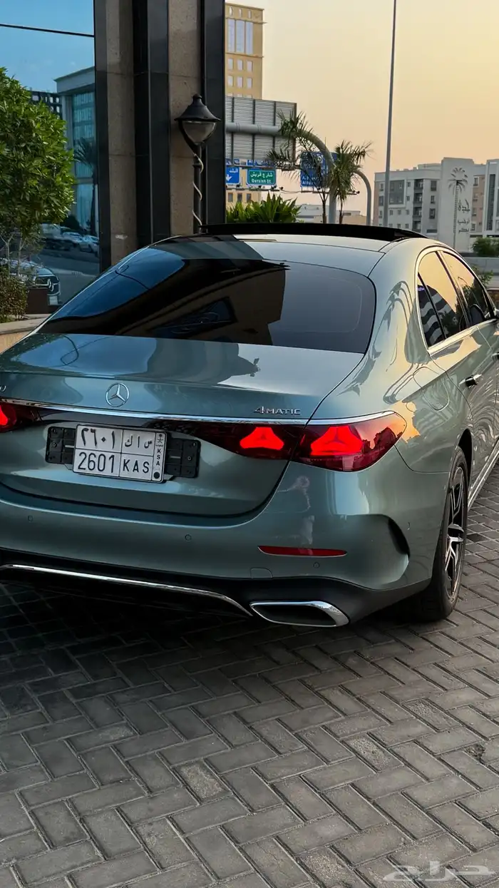 مرسيدس اي 300 2024 فل 5