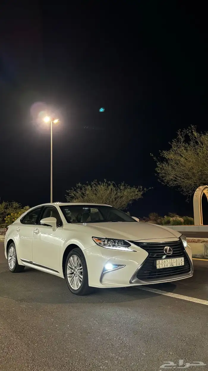 للبيع لكزس es350. 2016 4
