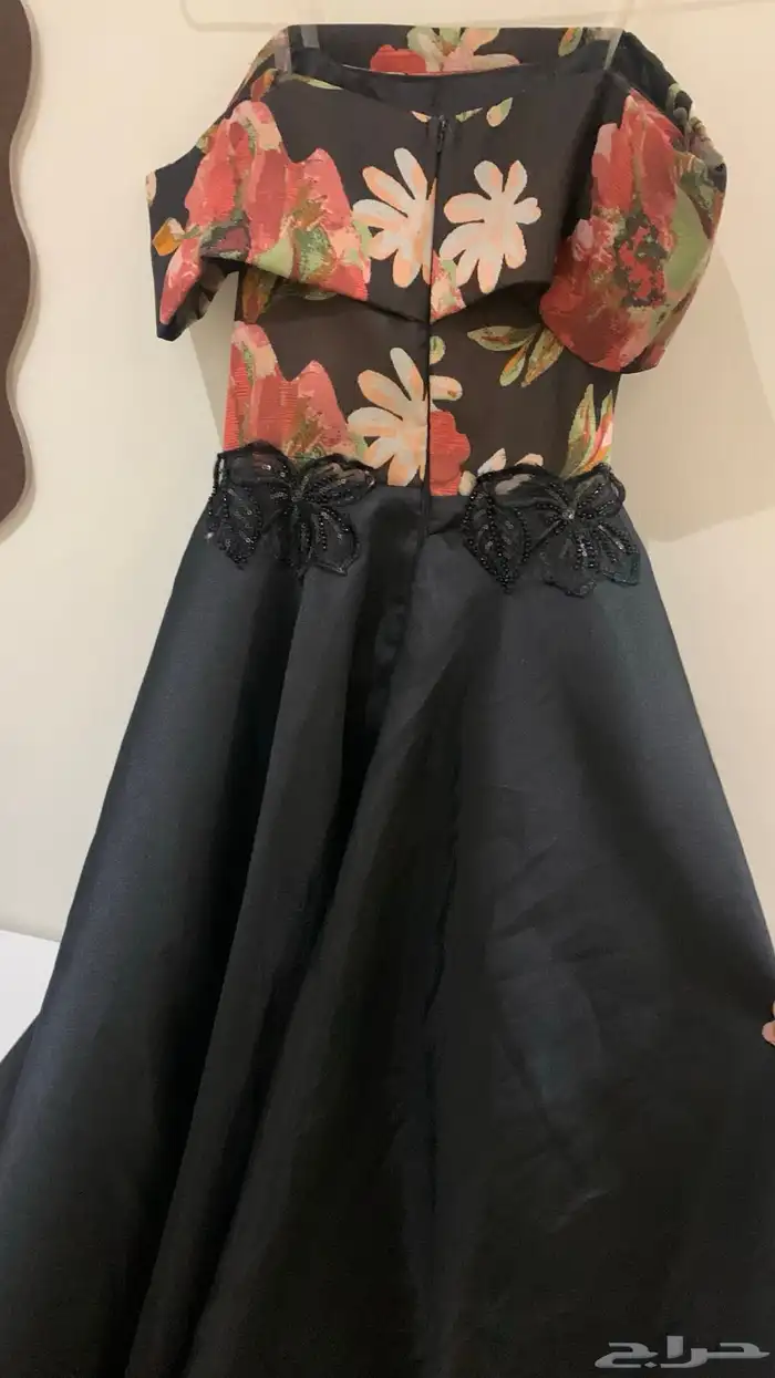 فستان ما انلبس الا مره وحده للبيع 4