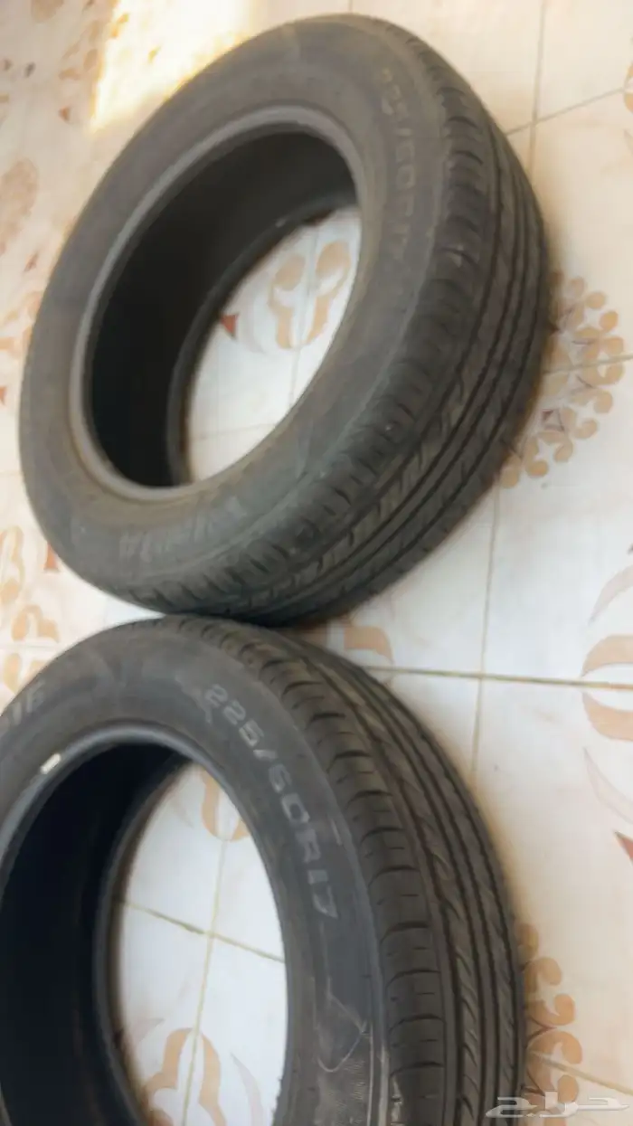 اثنين كفرات نضيفه مقاس 225 600 R17 3