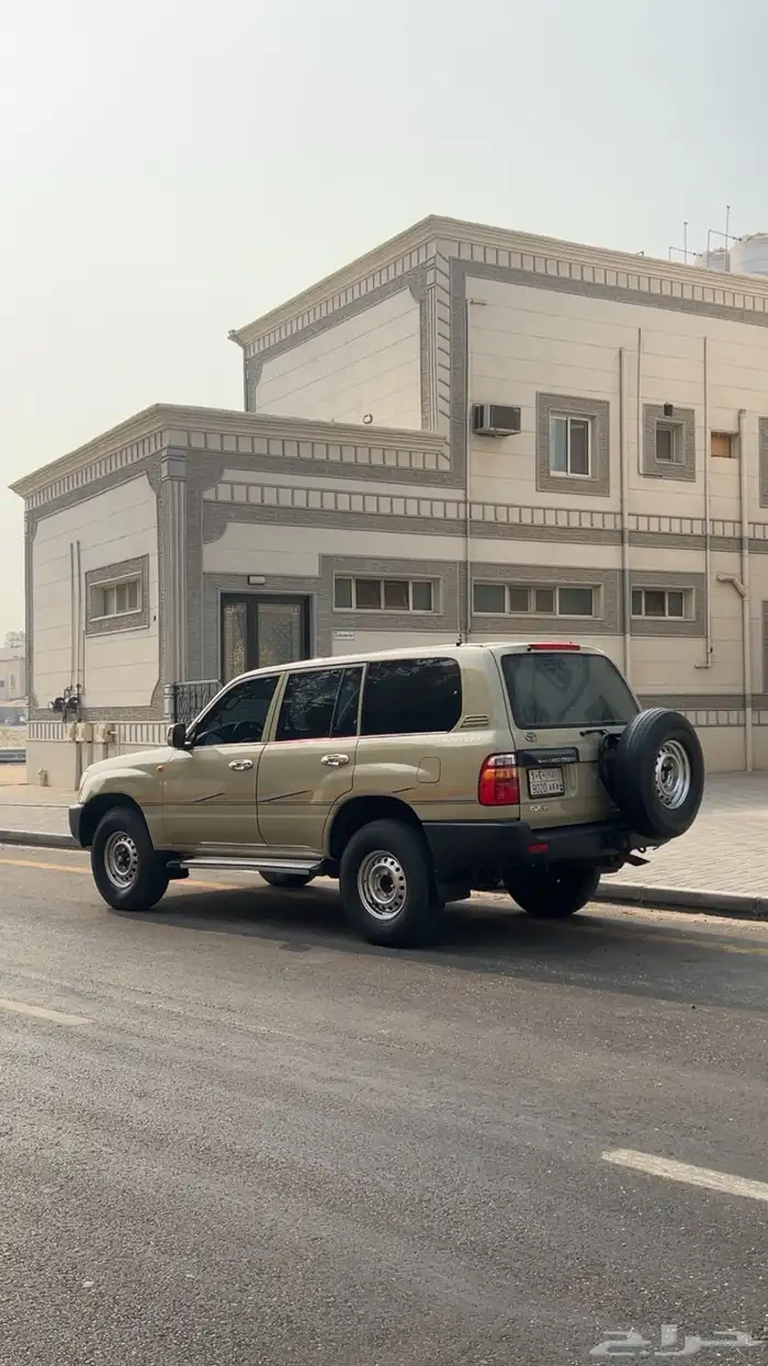 لاندكروزر GX وارد قطر ثلاجه مكيفين سبير علاق 4
