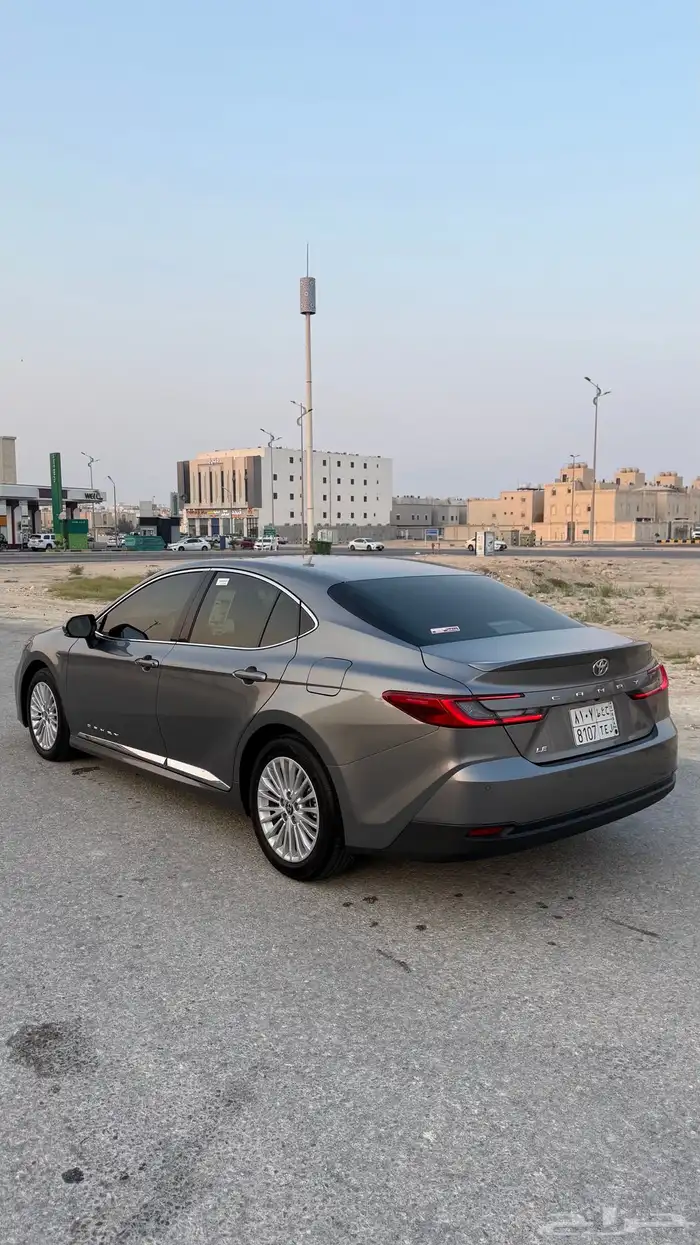 للبيع كامري 2025 LE بنزين - عداد 30 الف 2