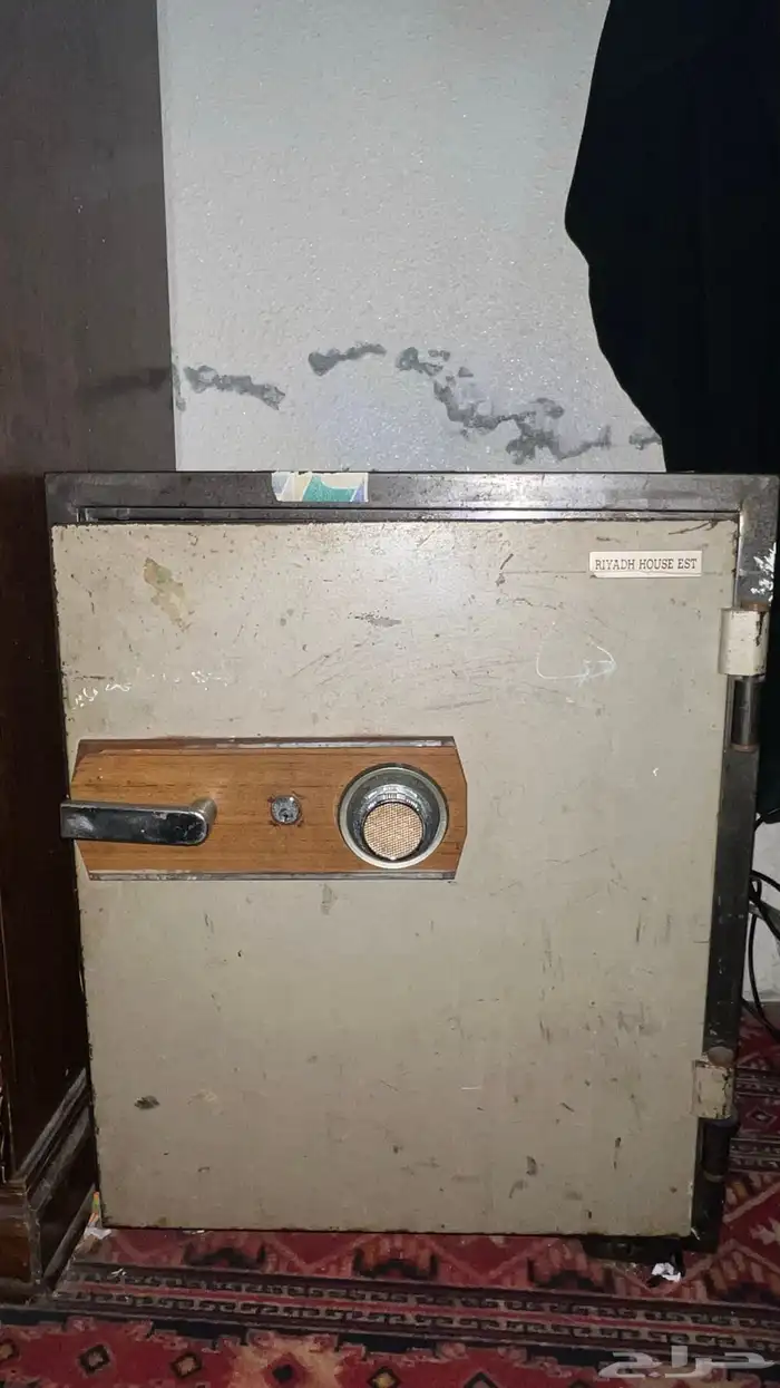 خزنه للبيع حديد وكبيره وثقيله 0