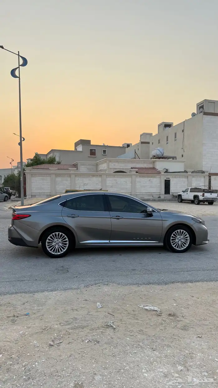 للبيع كامري 2025 LE بنزين - عداد 30 الف 10