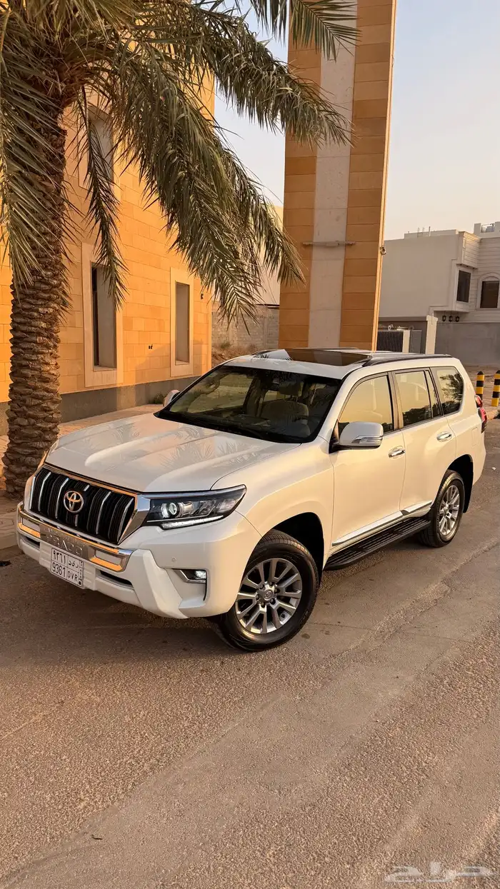 تايوتا برادو 2021 لؤلؤي GXR خليجي 6V إسبير علاق فتحة سقف 1