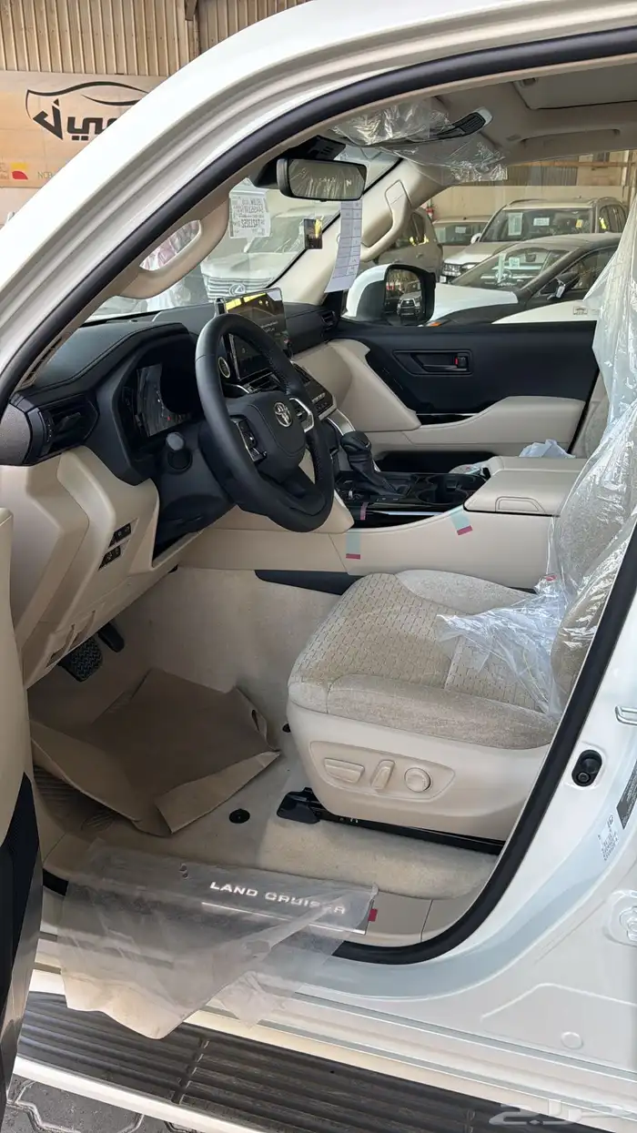 تويوتا لاندكروزر GXR3 بنزين 2026 7