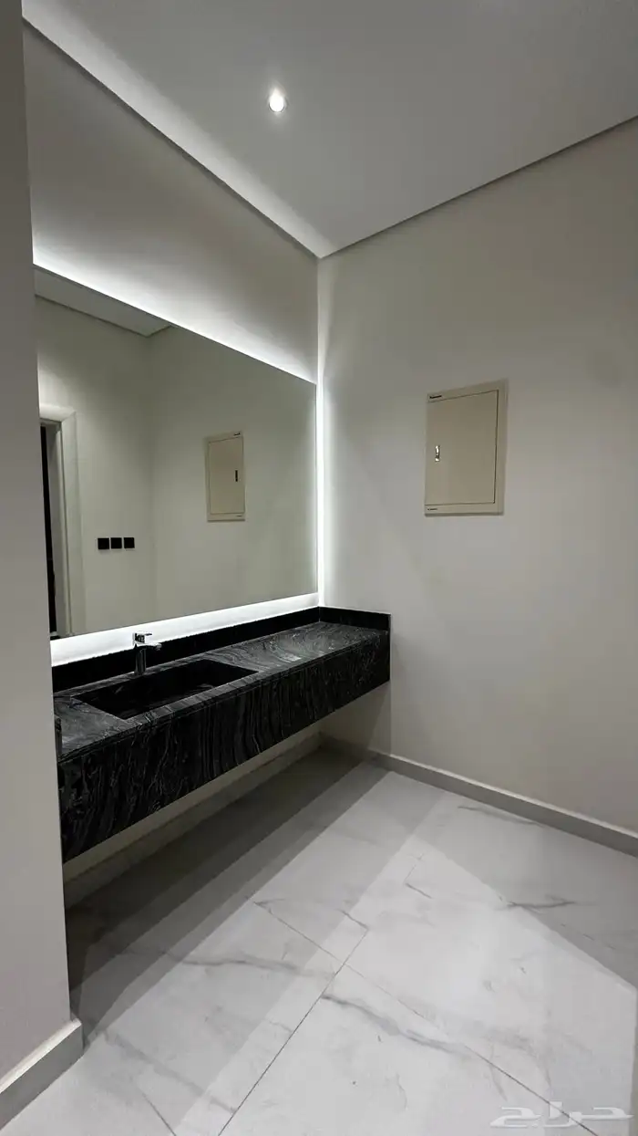 للبيع فلل بحي الحزم 4